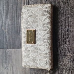 White Mk wallet